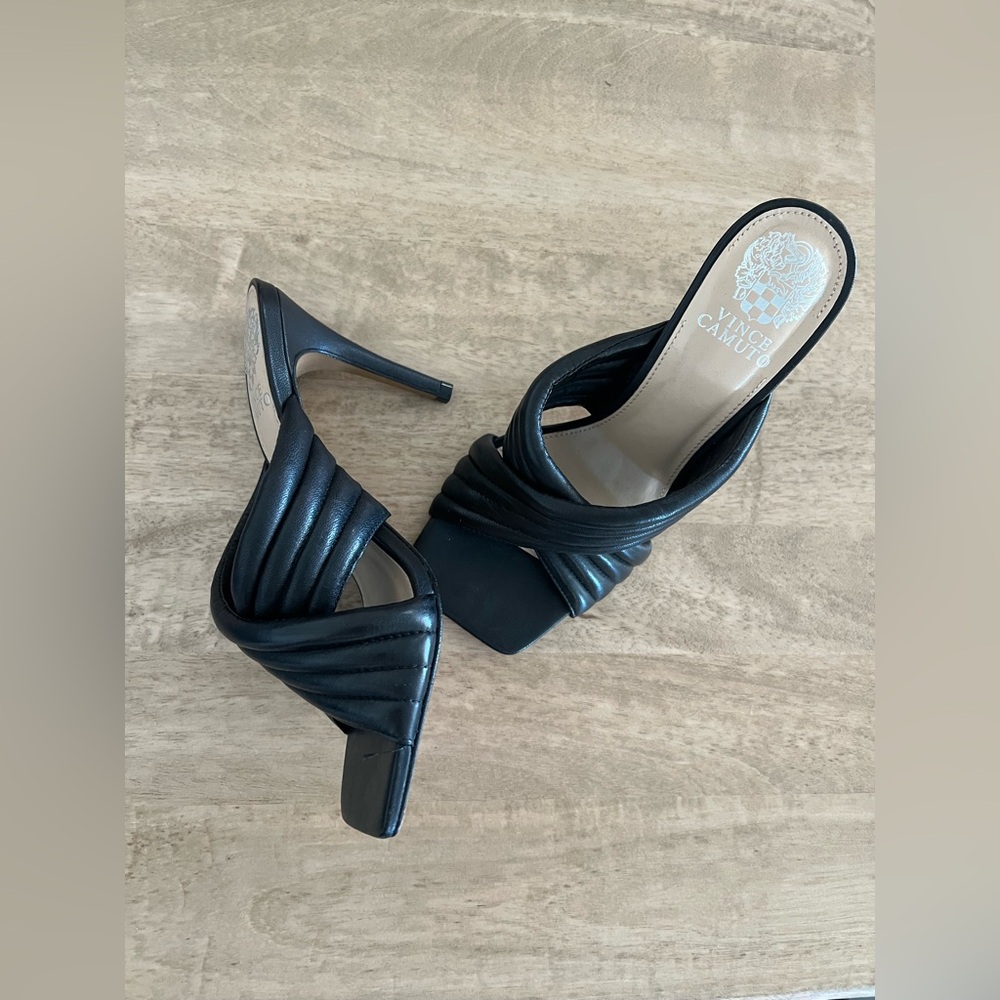 Vince Camuto Garendie Black Heels Open Toe New Size 7